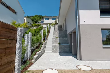 SANTURO Mini Landhausmauer 2-seitig gespalten grau L 30-50 cm B 15 cm H 15 cm