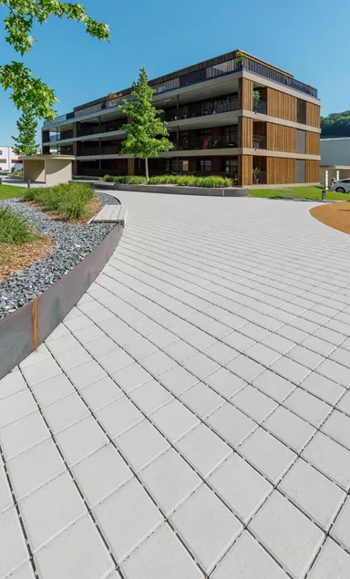 CARENA Sickerstein fino mit Nocken grau haufwerksporig gefast L 25 cm B 25 cm H 6 cm