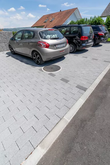 CARENA Sickerstein fino mit Nocken grau haufwerksporig gefast L 25 cm B 12.5 cm H 8 cm