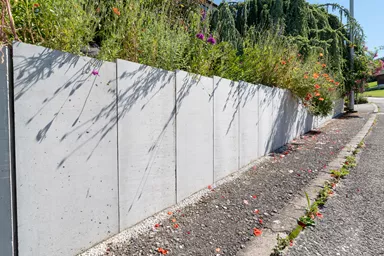 Betonbrett gegossen leicht bewehrt grau glatt vollkantig L 150 cm B 4 cm H 30 cm