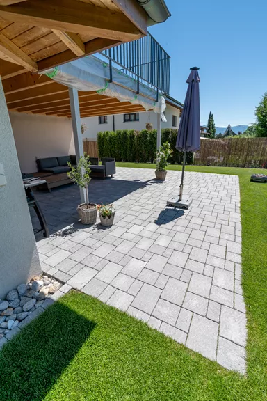 FRIEDA FORMATO Pflasterstein perlgrau strukturiert Kanten gebr. L 10, 20, 30 cm B 20 cm H 7 cm