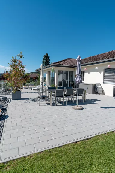 CLASSIC Pflasterstein mit Nocken grau glatt gefast L 30 cm B 20 cm H 6 cm