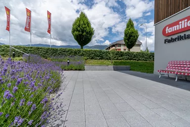 CARENA Sickerstein fino mit Nocken grau haufwerksporig gefast L 25 cm B 25 cm H 6 cm