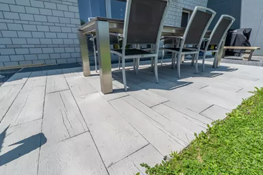 LENIA Gartenplatte mit Holzstruktur Normalplatte naturgrau strukturiert gerundet L 88-89 cm B 24.5-25.5 cm H 5 cm