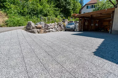 CARENA Sickerstein fino mit Nocken mit Edelvorsatz weiss-schwarz haufwerksporig gefast L 25 cm B 25 cm H 6 cm