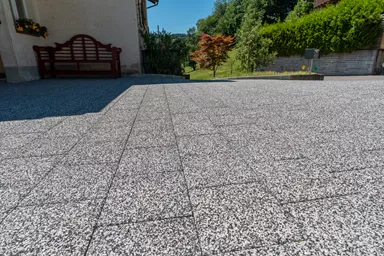 CARENA Sickerstein fino mit Nocken mit Edelvorsatz weiss-schwarz haufwerksporig gefast L 25 cm B 25 cm H 6 cm