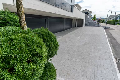 RAINA Sickerstein fino mit Nocken grau haufwerksporig fein gefast L 20-40 cm B 15 cm H 8 cm