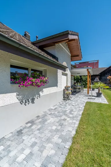 TEGULA Pflasterstein schwarz-weiss schattiert glatt Kanten gebrochen L 16 cm B 11 cm H 6 cm