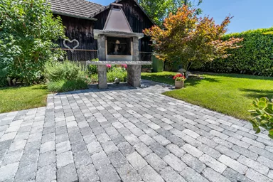 TEGULA Pflasterstein schwarz-weiss schattiert glatt Kanten gebrochen L 16 cm B 11 cm H 6 cm