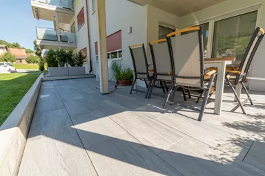 Feinsteinzeug Gehwegplatte Pietra di Vals grau strukturiert vollkantig L 90 cm B 45 cm H 2 cm