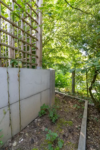 Betonbrett gegossen leicht bewehrt grau glatt vollkantig L 150 cm B 4 cm H 30 cm