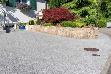 CARENA Sickerstein fino mit Nocken mit Edelvorsatz weiss-schwarz haufwerksporig gefast L 25 cm B 25 cm H 6 cm