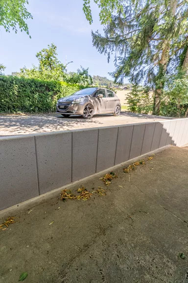 EXACTA Winkelplatte Typ 2 grau gestrahlt gefast bewehrt L 99 cm B 70 cm H 130 cm W 12 cm