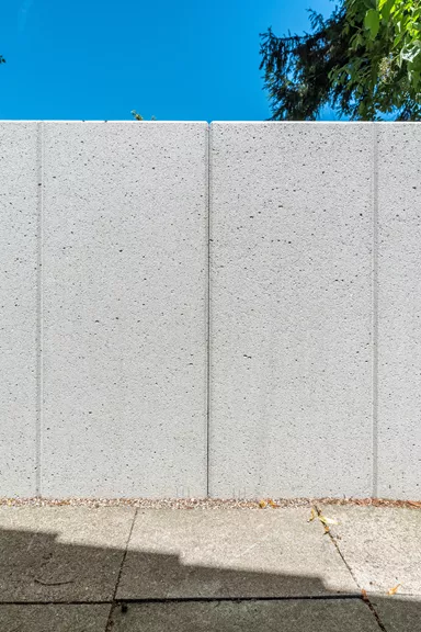 EXACTA Winkelplatte Typ 2 grau gestrahlt gefast bewehrt L 99 cm B 70 cm H 130 cm W 12 cm