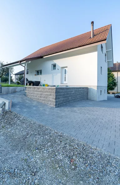 Spaltstein Normalstein 1-seitig gespalten grau mit Splittkorn L 38 cm B 19 cm H 13.5 cm