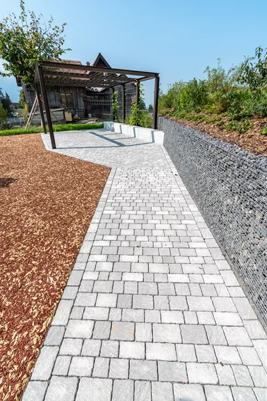 FRIEDA Wildpflaster perlgrau strukturiert Kanten gebr. L 9.4-19.4 cm B 9.4-11.9 cm H 7 cm