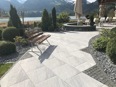 NATURE MOMENTS Gartenplatte dunkelgrau mit Schieferstruktur vollkantig L 60 cm B 60 cm H 5.5 cm