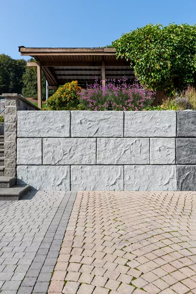 FELSMAUER Böschungselement Mittelstein grau strukturiert L 98 cm B 50 cm H 50 cm