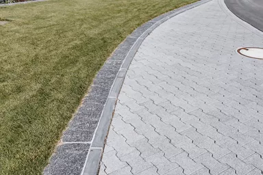 BETA Sickerstein fino mit Nocken Normalstein grau gefast L 22.5 cm B 11.25 cm H 8 cm