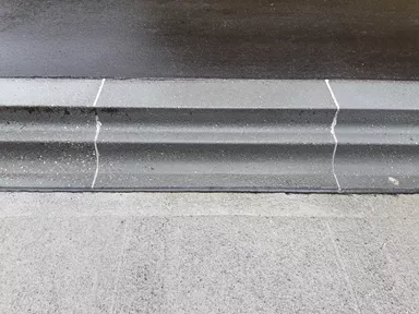 CREACCESS Bordstein für Bushaltestellen gerade grau gestrahlt L 100 cm B 43 cm H 37 cm