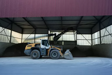 Betonelement für Ladestation einfach grau glatt vollkantig bewehrt L 34 cm B 34 cm H 166 cm