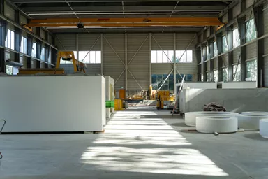 Betonelement für Ladestation einfach grau glatt vollkantig bewehrt L 34 cm B 34 cm H 166 cm