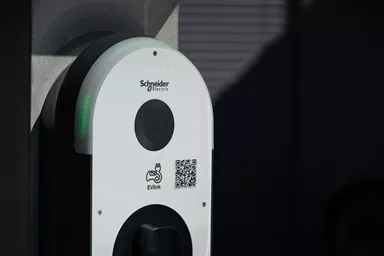 Betonelement für Ladestation einfach grau glatt vollkantig bewehrt L 34 cm B 34 cm H 166 cm