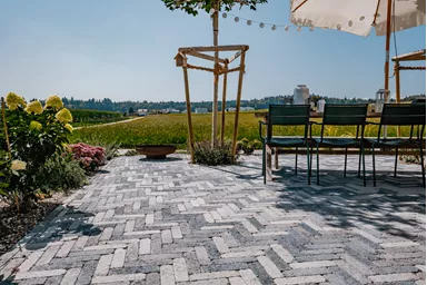 RIEMO Pflasterstein Granit (grau-anthrazit-onyx) Kanten gebrochen L 22 cm B 6 cm H 8 cm