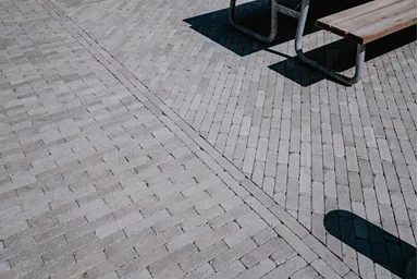 RIEMO Pflasterstein grau Kanten gebrochen L 22 cm B 6 cm H 8 cm