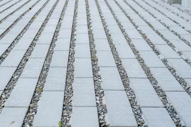 CLIMA STONE Rasen mit BRIDGE Nockenverbund grau fein gefast L 28 cm B 14 cm H 8 cm