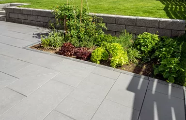 ALENA PLUS Gartenplatte graphitgrau gestrahlt gefast versiegelt L 80 cm B 40 cm H 4 cm