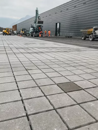 CARENA SPLITT Ökostein mit Nocken grau glatt gefast L 25 cm B 25 cm H 8 cm