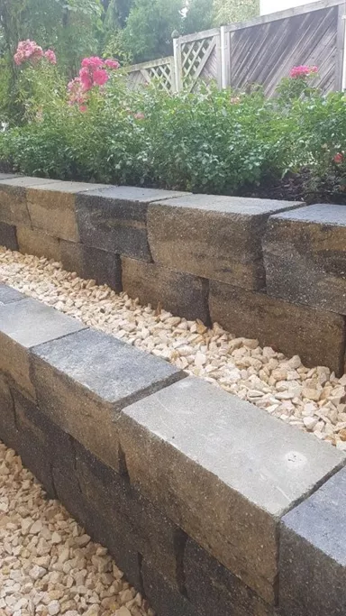 VERZASCA Felsmauer allseitig gespalten beige marmoriert L 48 cm B 24 cm H 22.5 cm