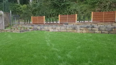 VERZASCA Felsmauer allseitig gespalten beige marmoriert L 48 cm B 24 cm H 22.5 cm