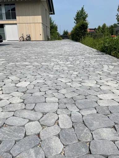 ARENA VISTA Pflasterstein perlgrau strukturiert Kanten gebr. L 6.5 - 23.8 cm B 8.3 - 16.4 cm H 7 cm