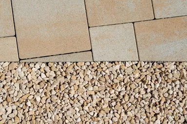 VEGAS Pflasterstein vanille schattiert glatt fein gefast L 15-22.5 cm H 6 cm