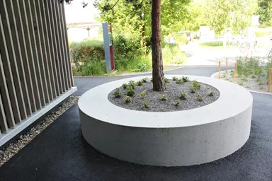 ARBOSO Sitzbankelement rund grau gestrahlt vollkantig ohne Boden D 224 cm H 60 cm