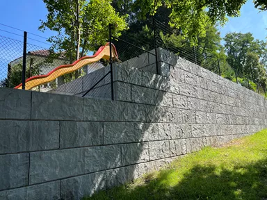 FELSMAUER Böschungselement Mittelstein grau strukturiert L 98 cm B 50 cm H 50 cm