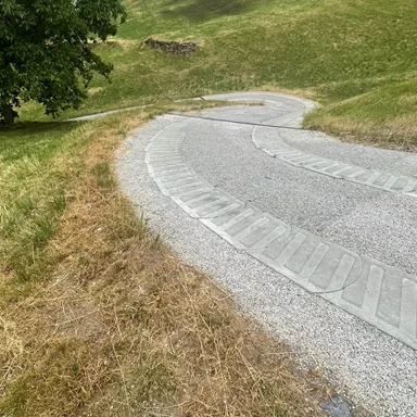 STRADAFINO Bankett- und Spurelement