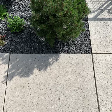 TRAVINA Gartenplatten mit feiner Travertinstruktur