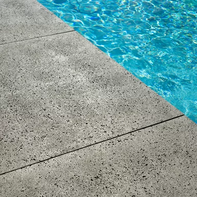 TRAVINA Gartenplatten mit feiner Travertinstruktur