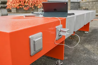 E-LOUNGE Beton Sitzbank Standard L 290 cm B 70 cm H 46 cm