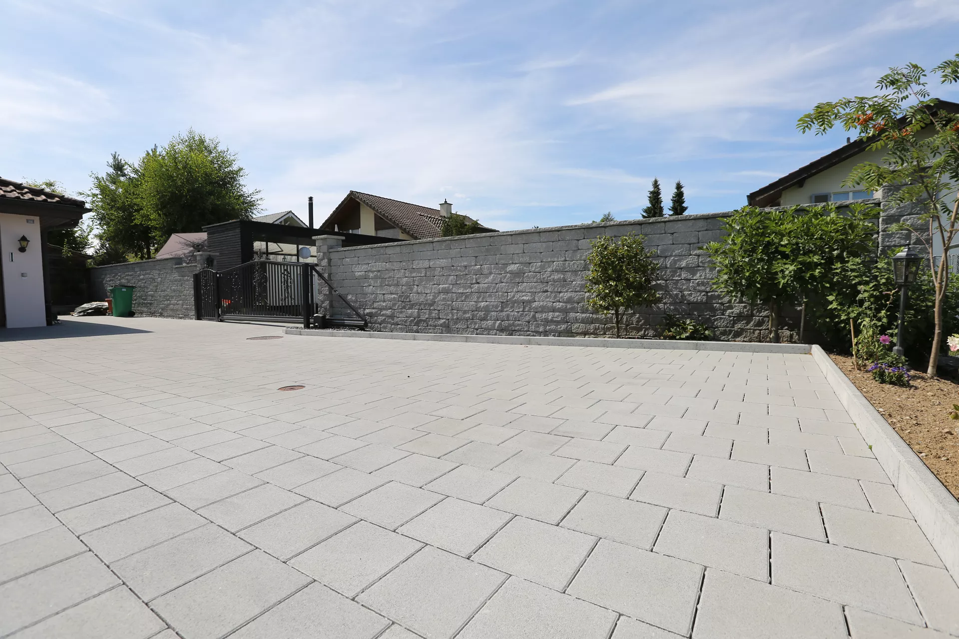 CARENA Pflasterstein mit Nockenverbund grau glatt gefast L 25 cm B 25 cm H 8 cm