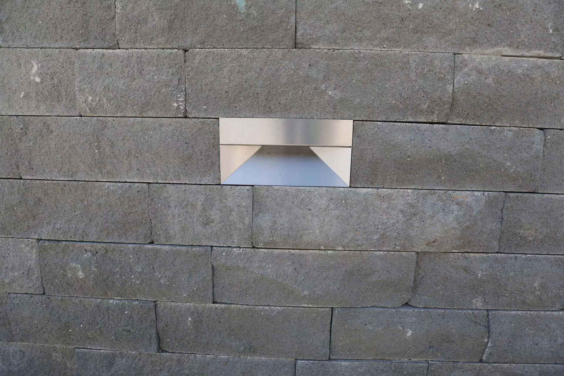 SANTURO Aussenleuchte aus Edelstahl Typ 2 LED-Technik L 30 cm B 12.5 cm H 15 cm