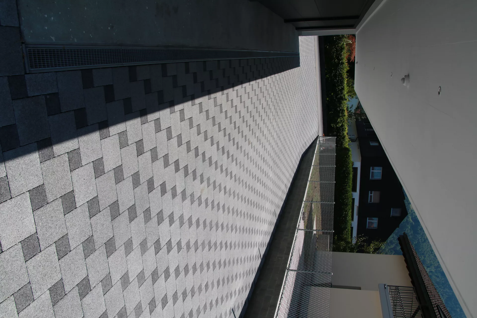 CARENA Sickerstein fino mit Nocken grau haufwerksporig gefast L 25 cm B 25 cm H 8 cm