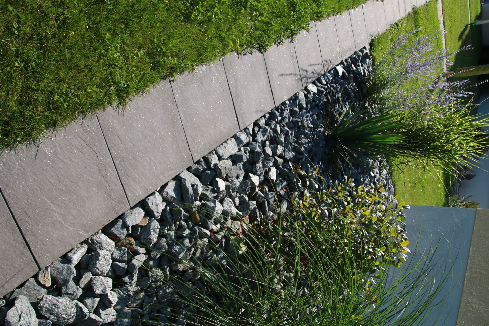 ESTRELLA Gehwegplatte schwarz strukturiert gestrahlt gefast L 50 cm B 50 cm H 4 cm