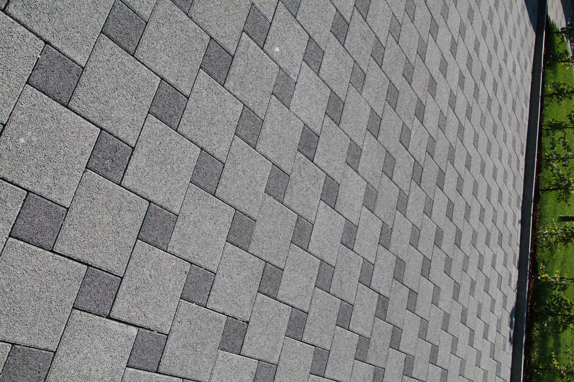 CARENA Sickerstein fino mit Nocken grau haufwerksporig gefast L 25 cm B 25 cm H 8 cm