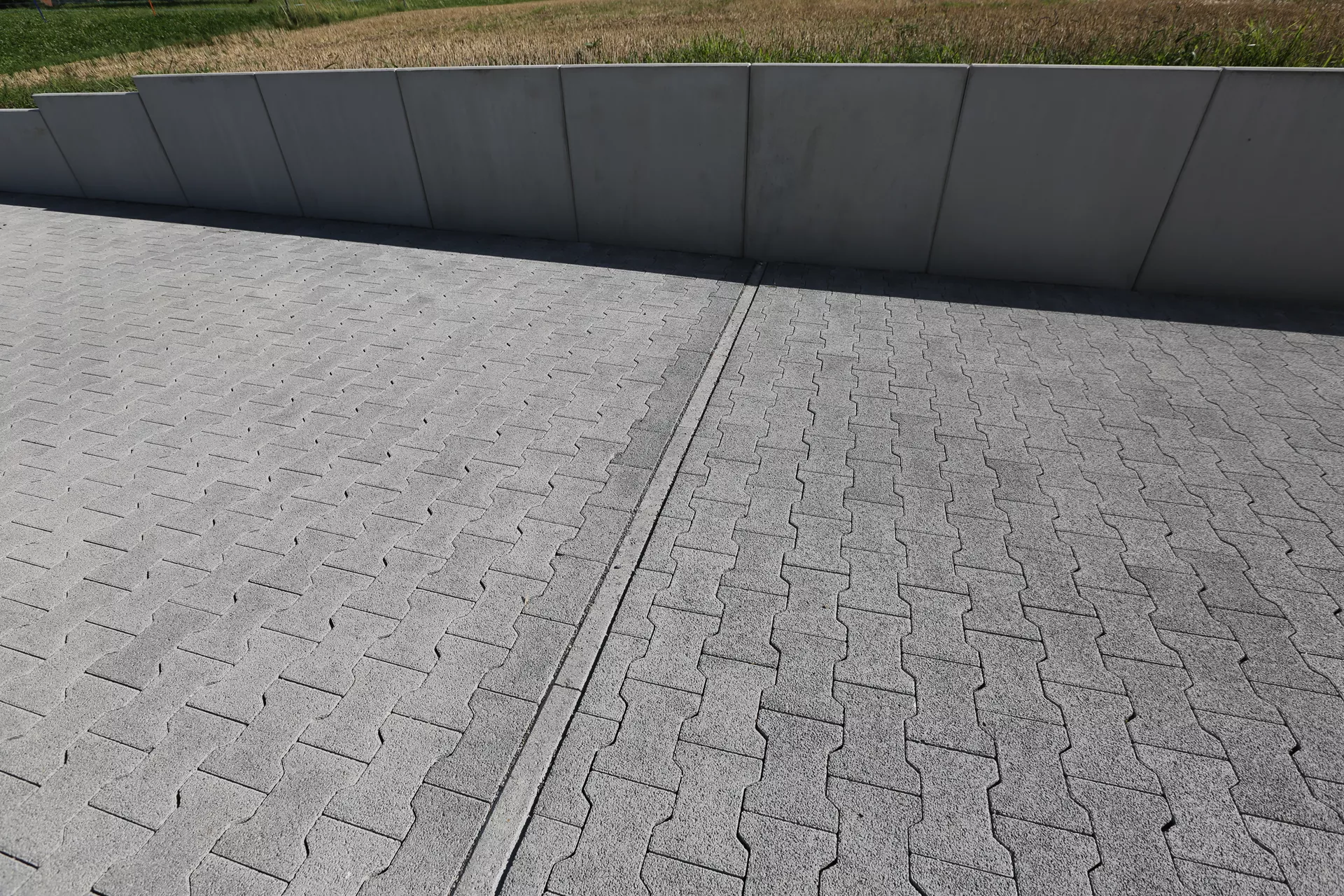 H Sickerstein Normalstein grau fein gefast L 20 cm B 16.5 cm H 8 cm