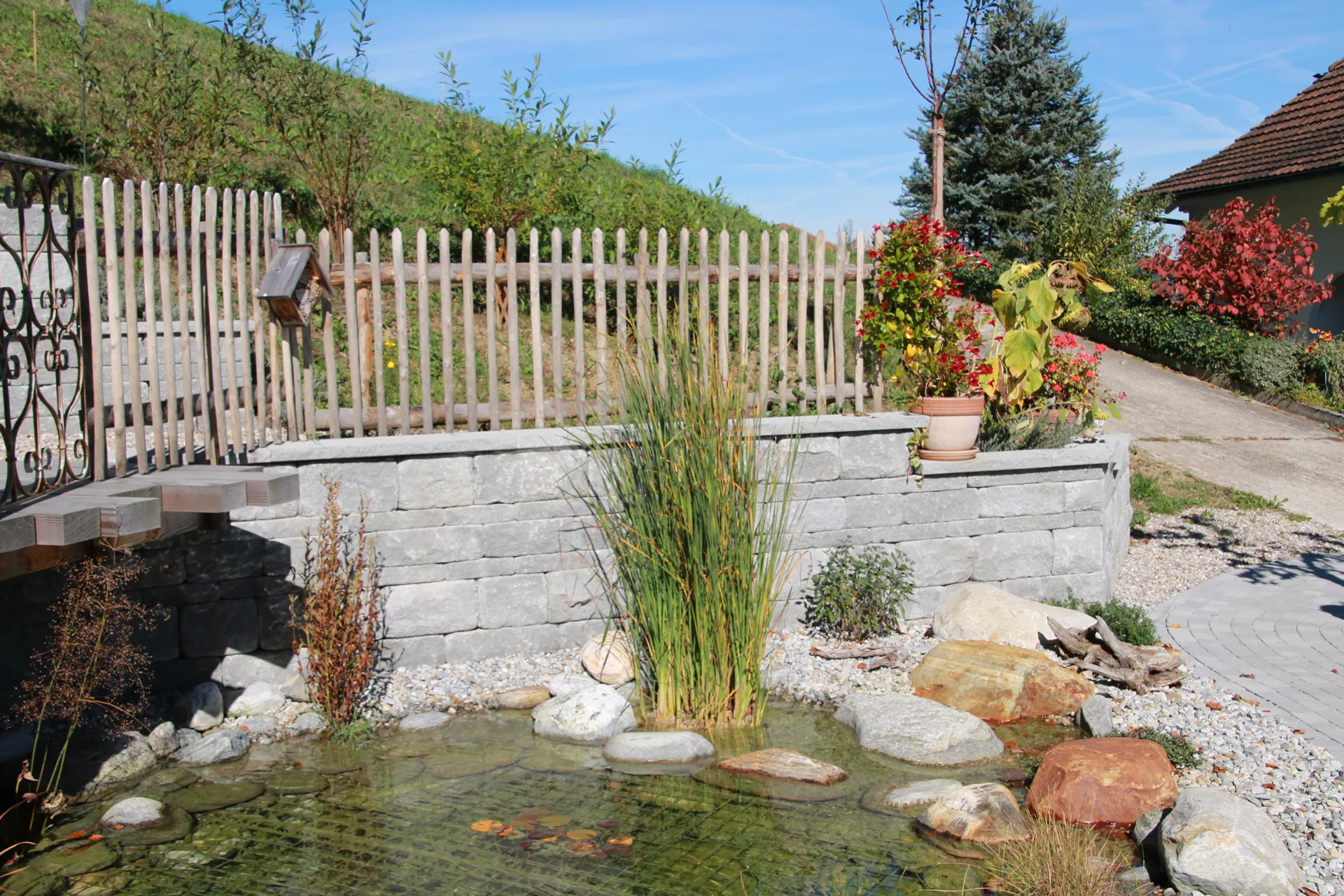 SANTURO Landhausmauer Typ 2 2-seitig gespalten grau Kanten gebrochen L 30-50 cm B 25 cm H 15 cm