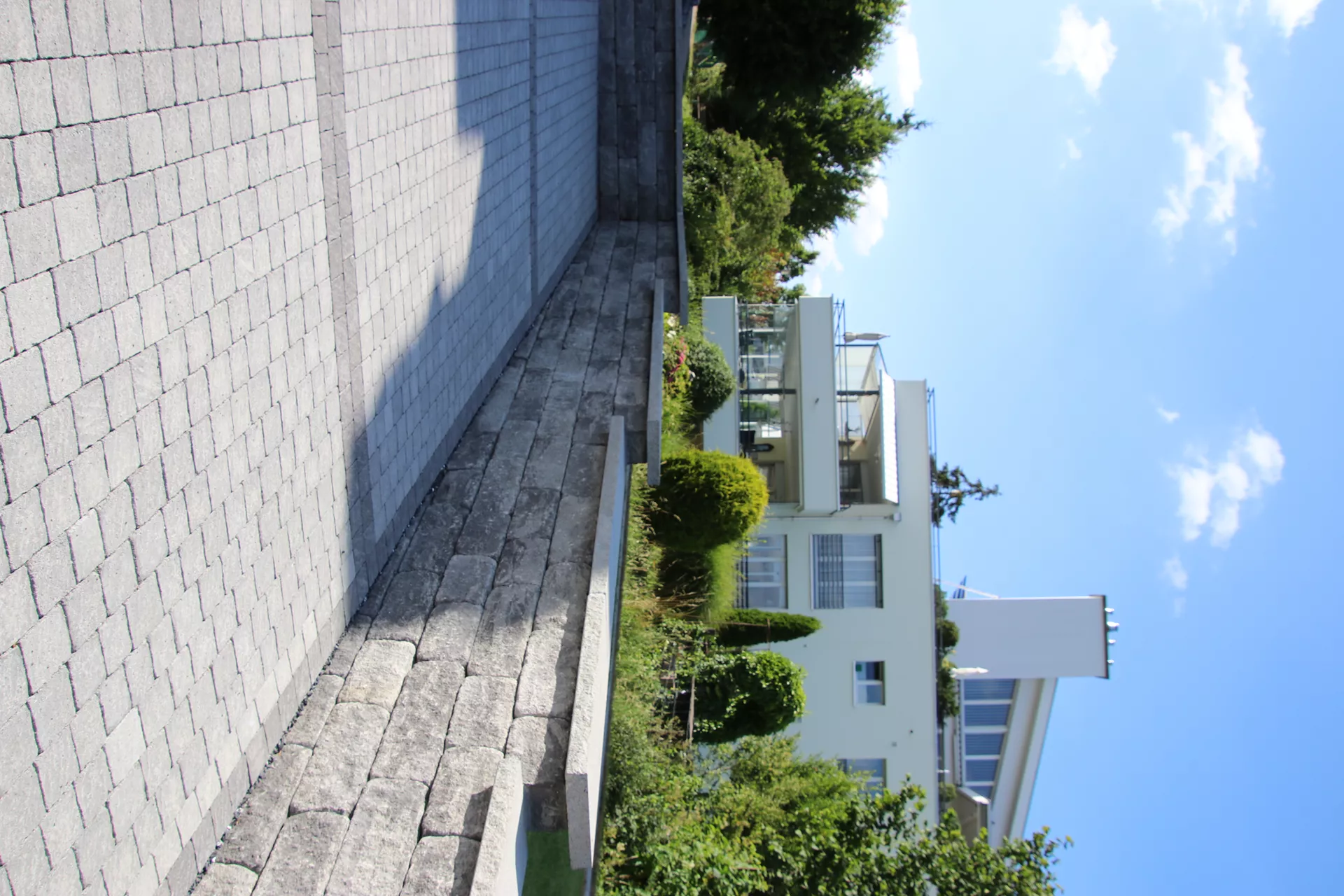 FRIEDA FORMATO Pflasterstein perlgrau strukturiert Kanten gebr. L 10, 20, 30 cm B 20 cm H 7 cm